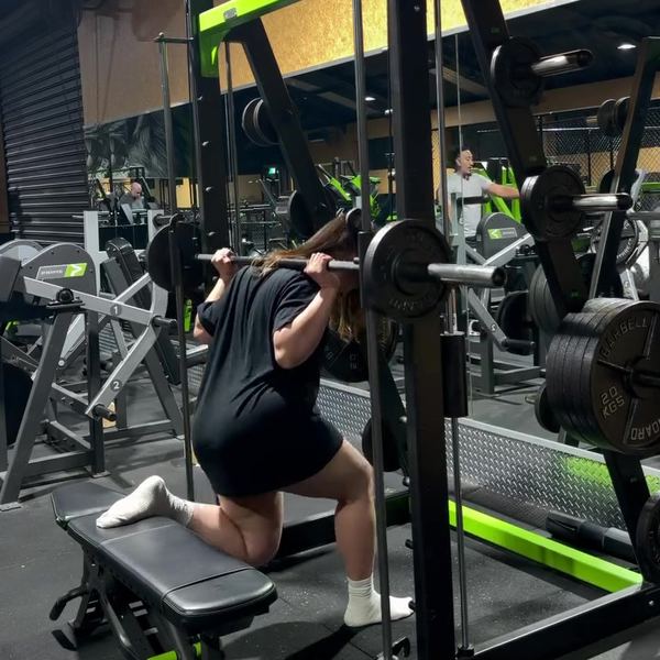 Rachel mid split squat with a barbell